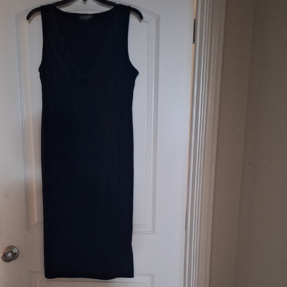 BOLD elements Classic Black Midi Dress